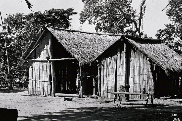 AÑO 1975 - BLANCO Y NEGRO - VIDA CAMPESINA EN PARAGUAY (JOSÉ MARÍA BLANCH)